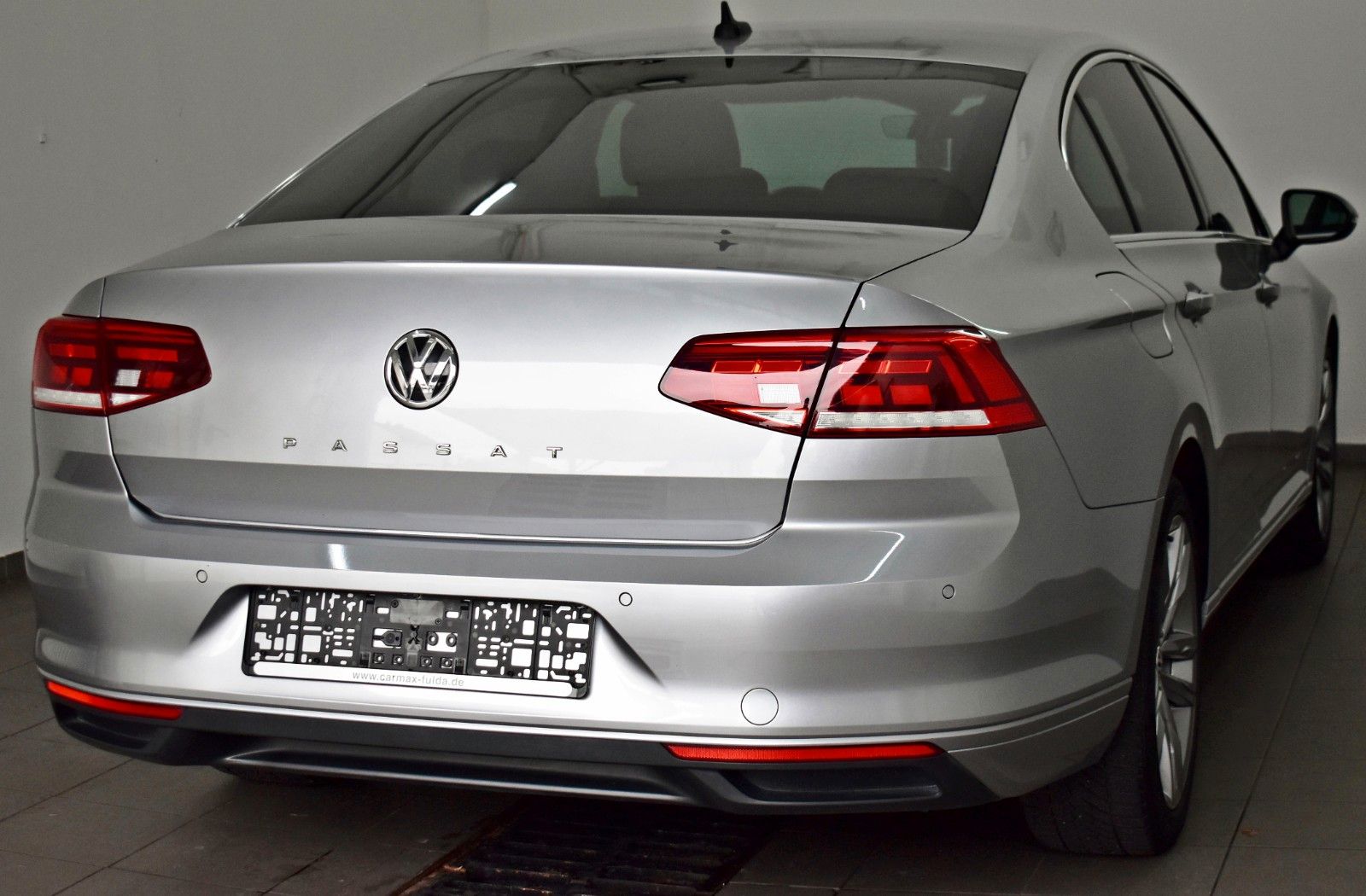 Fahrzeugabbildung Volkswagen Passat Lim.1.5 TSI R-Line ,LED,ACC, LM18"+WR