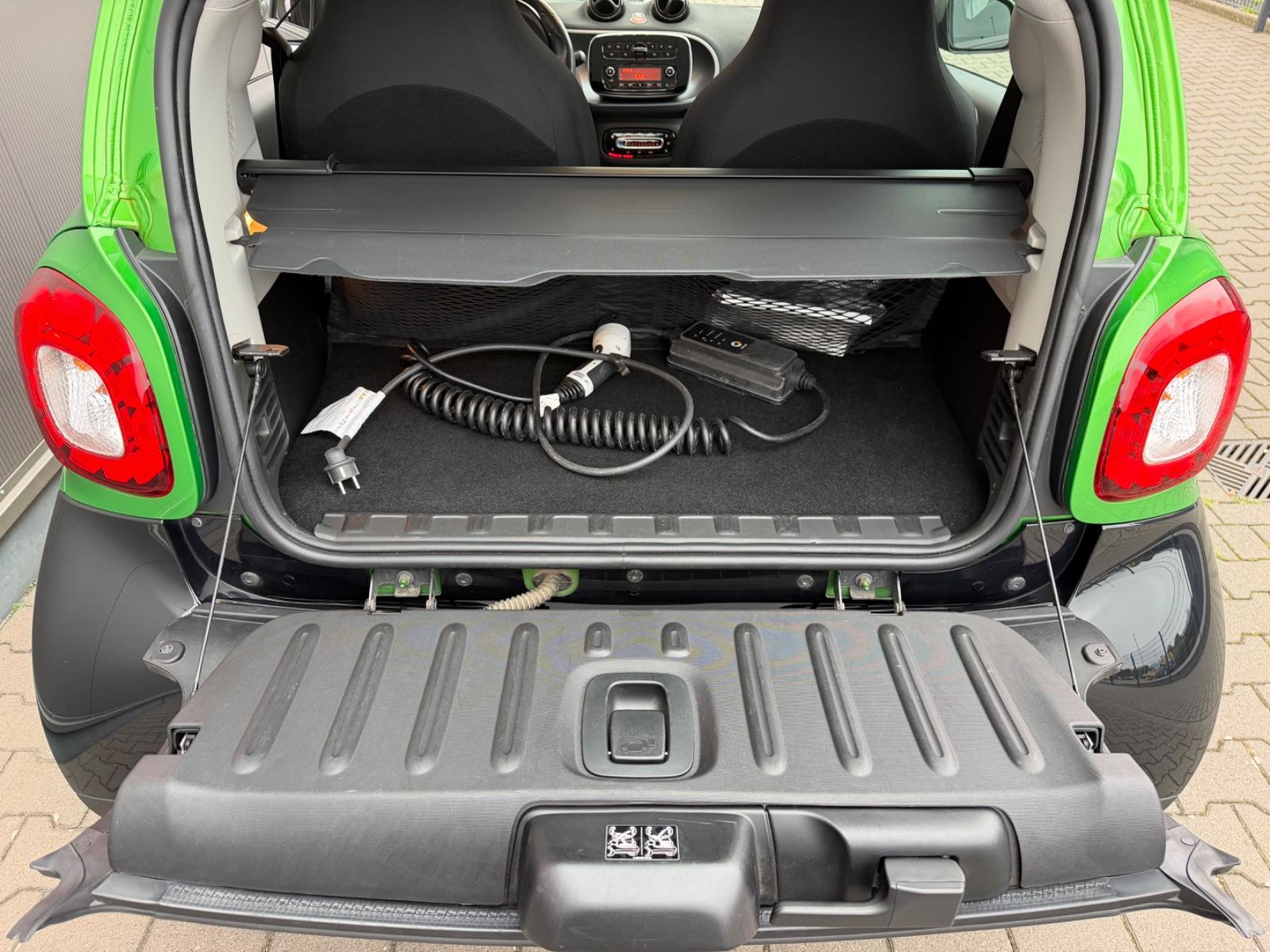 Smart ForTwo EQ Klimaaut. Lenkhzg. SHZ PDC Akku 95%