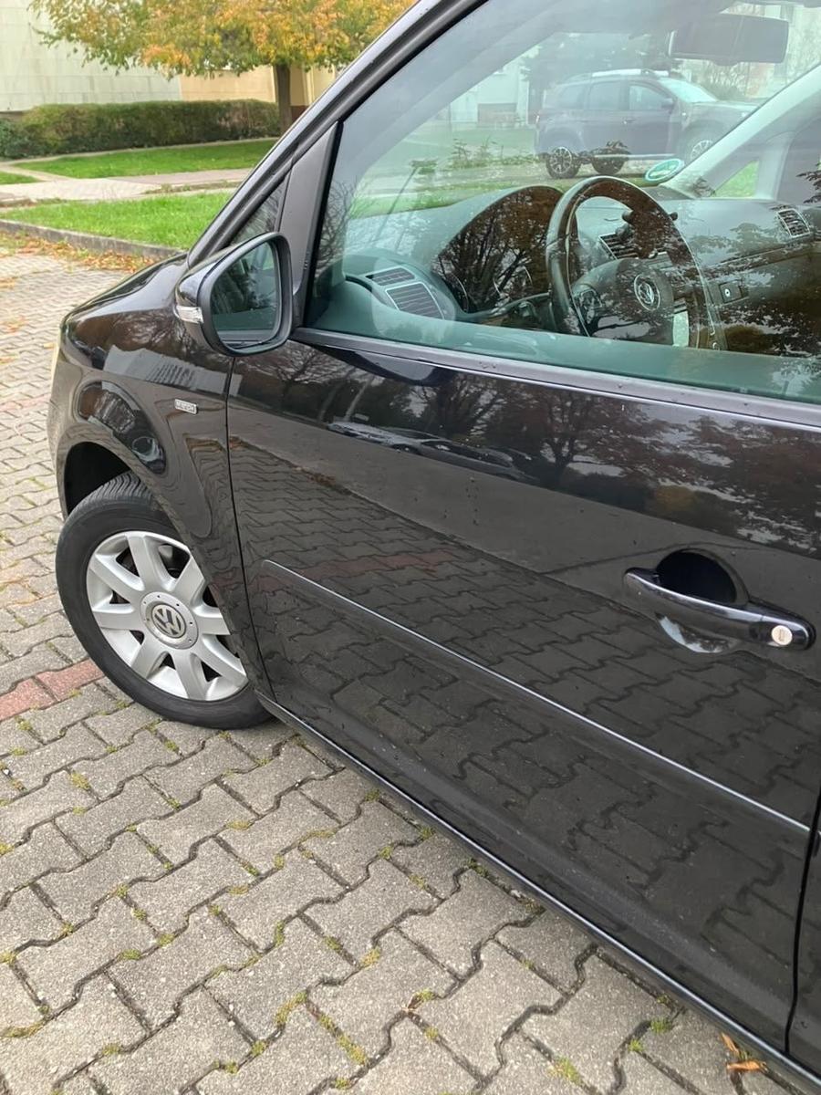 Volkswagen Touran 2012 — photo 10