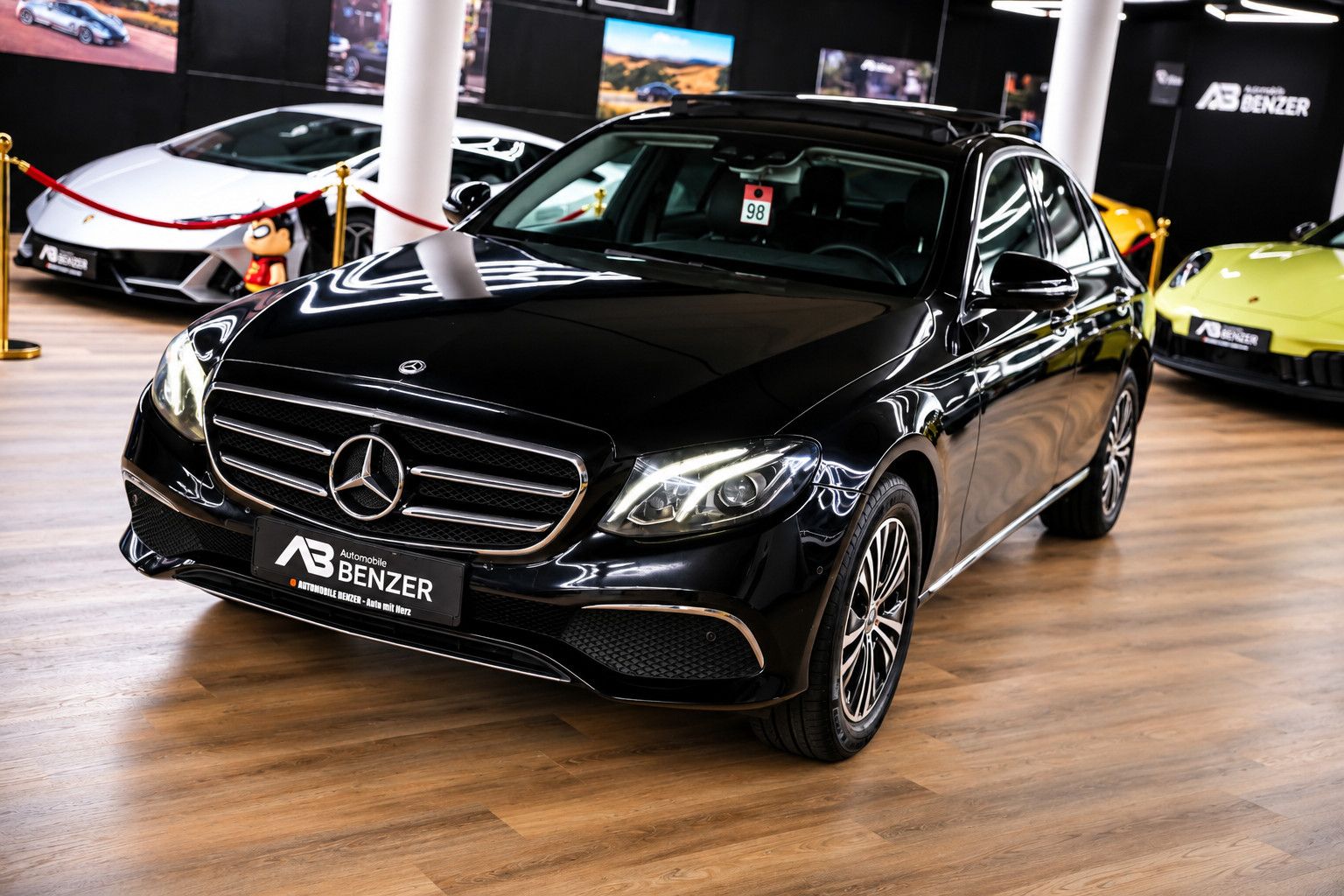 Fahrzeugabbildung Mercedes-Benz E 220 E 220 d Avantgarde *Pano*Ambiente*Widescre