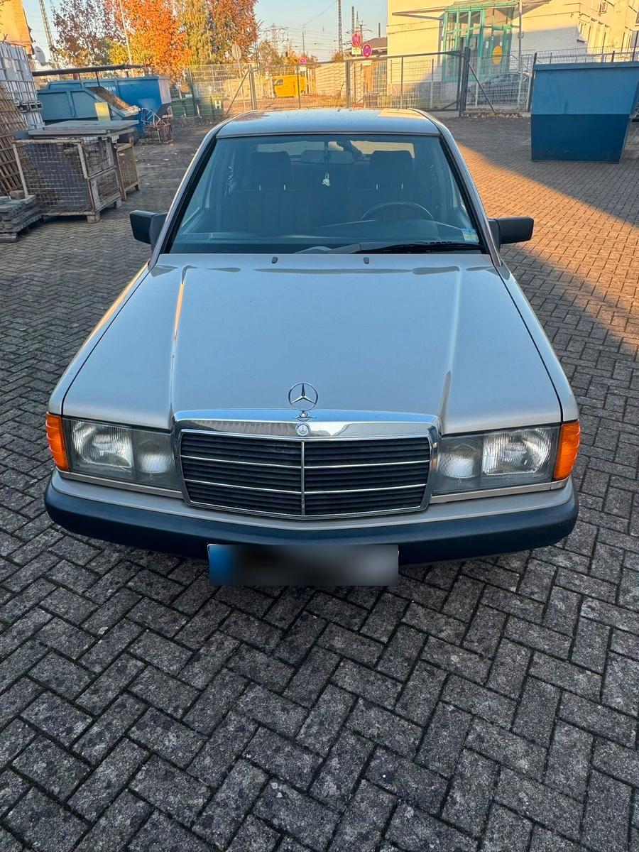 Mercedes-Benz 190