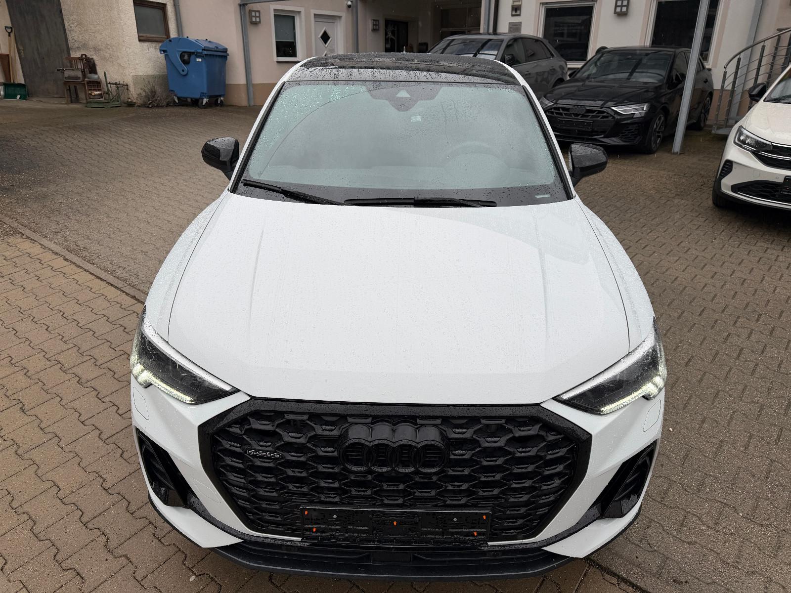 Audi Q3 Sportback 40 TFSI quattro S line, fast VOLL