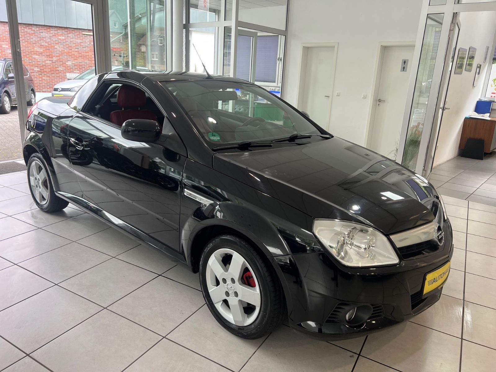 Fahrzeugabbildung Opel Tigra Twin Top Design Edition CABRIO