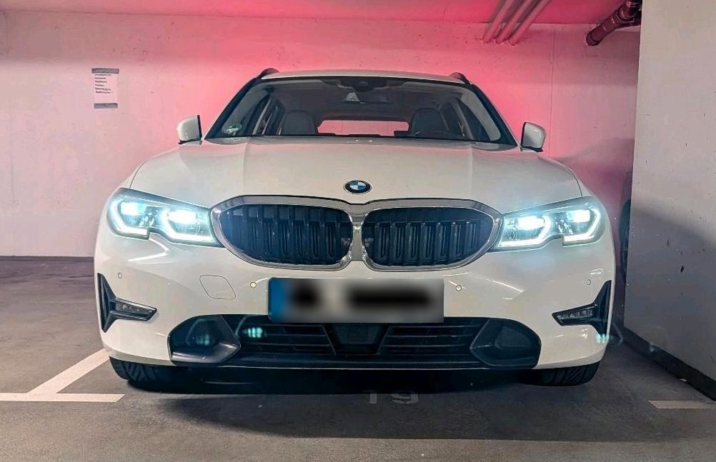 Image of BMW 320