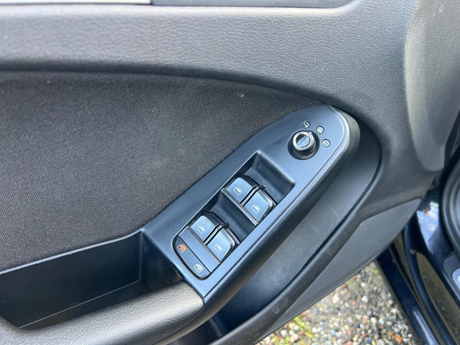 Audi A4 2011 — photo 26