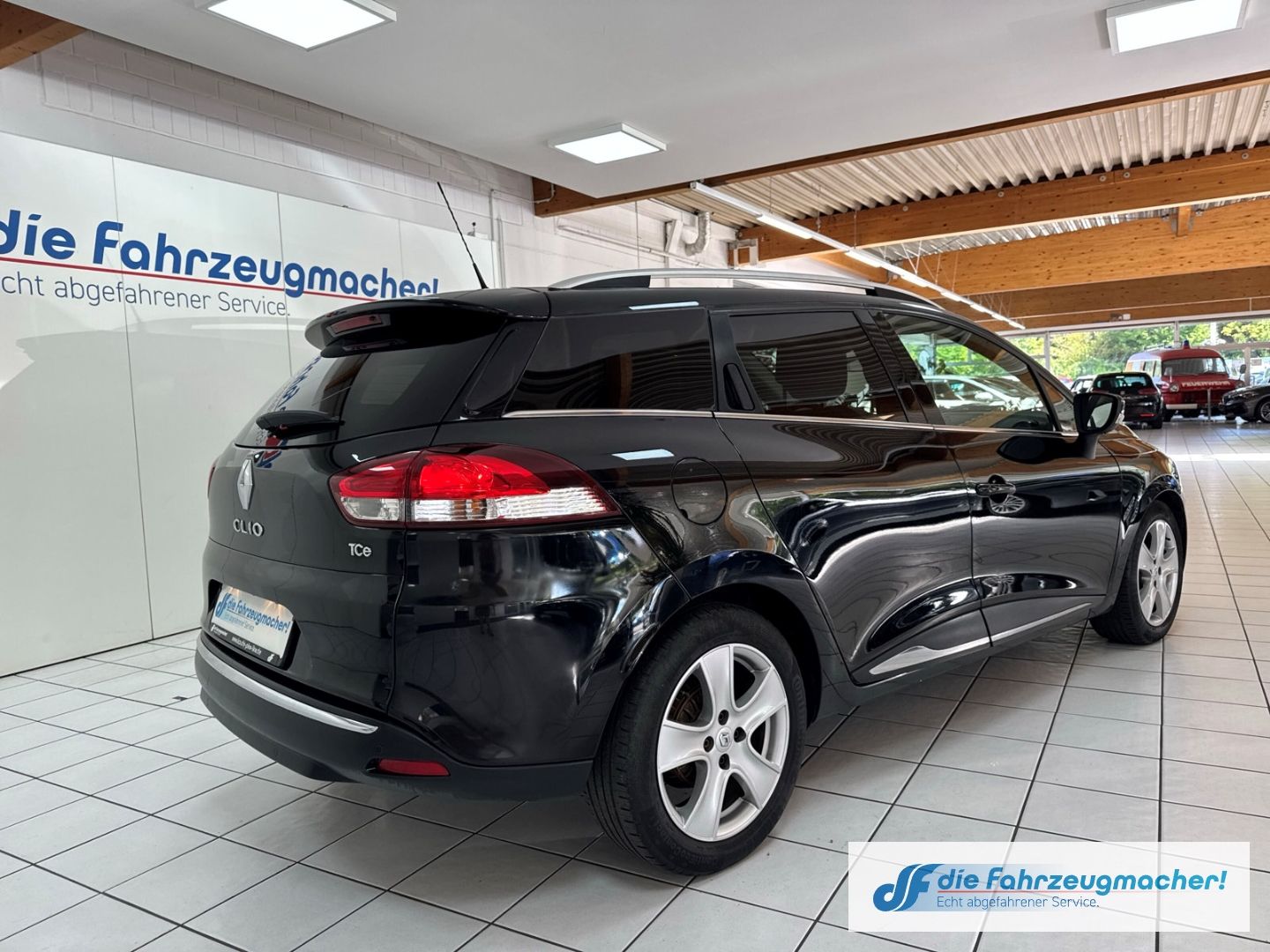 Fahrzeugabbildung Renault Clio IV Grandtour Intens 0.9 TCe 90 eco Fahrerpr
