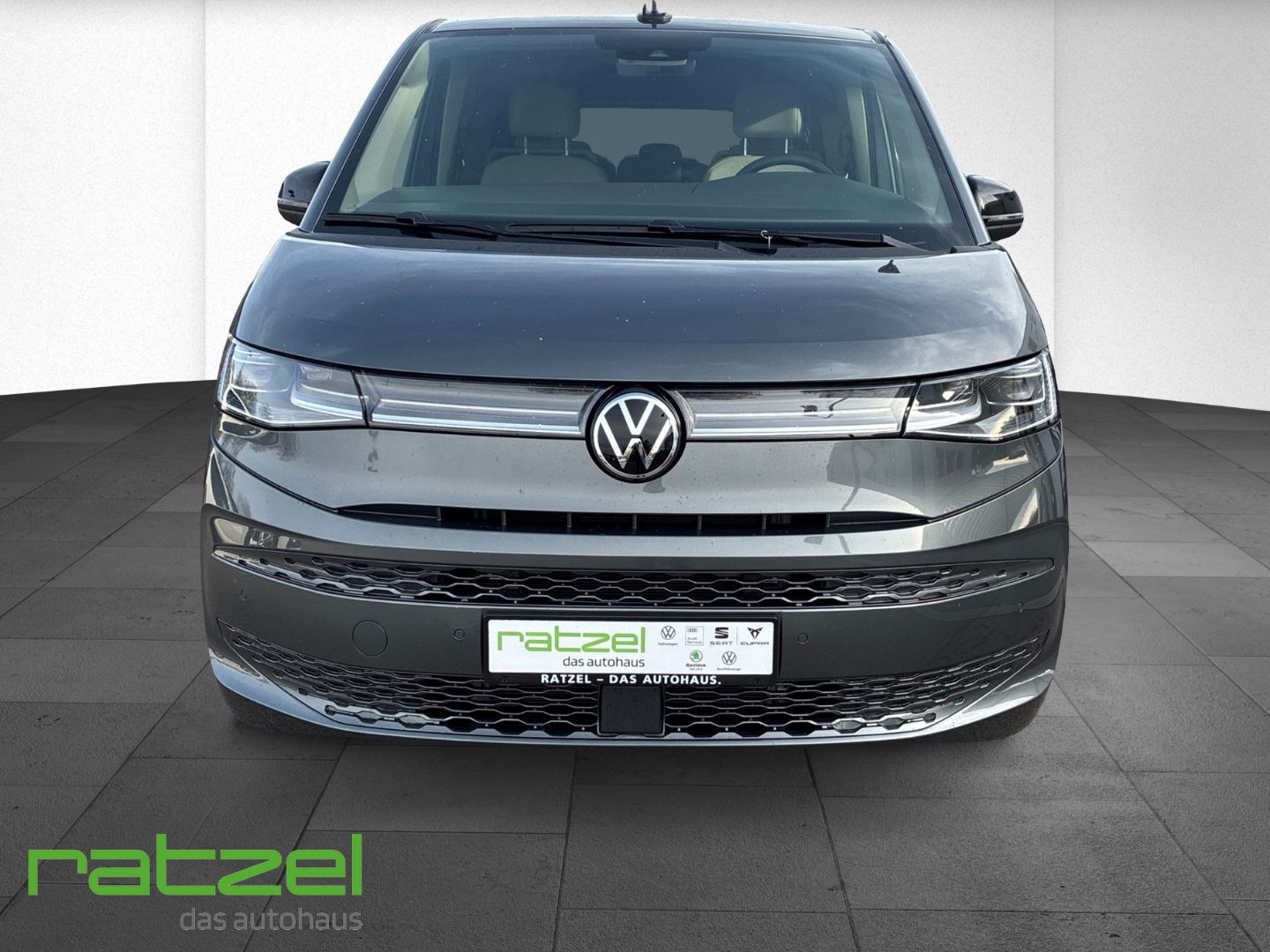 Fahrzeugabbildung Volkswagen T7 Multivan Style AHK+Navi+LED+ACC+Memory Sitze