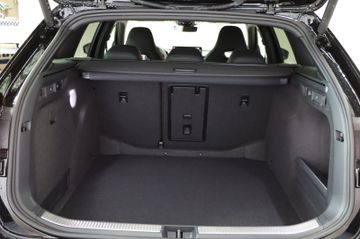 Skoda Superb 1.5 TSI DSG Sportline Combi AHK DCC Navi