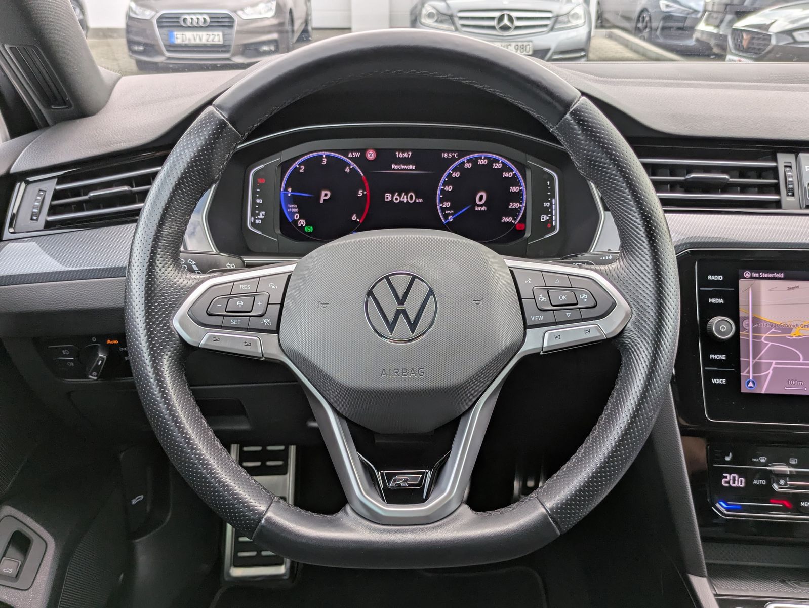 Fahrzeugabbildung Volkswagen Passat 2.0 TDI 2x R-Line MATRIX*KAMERA*ACC*NAVI
