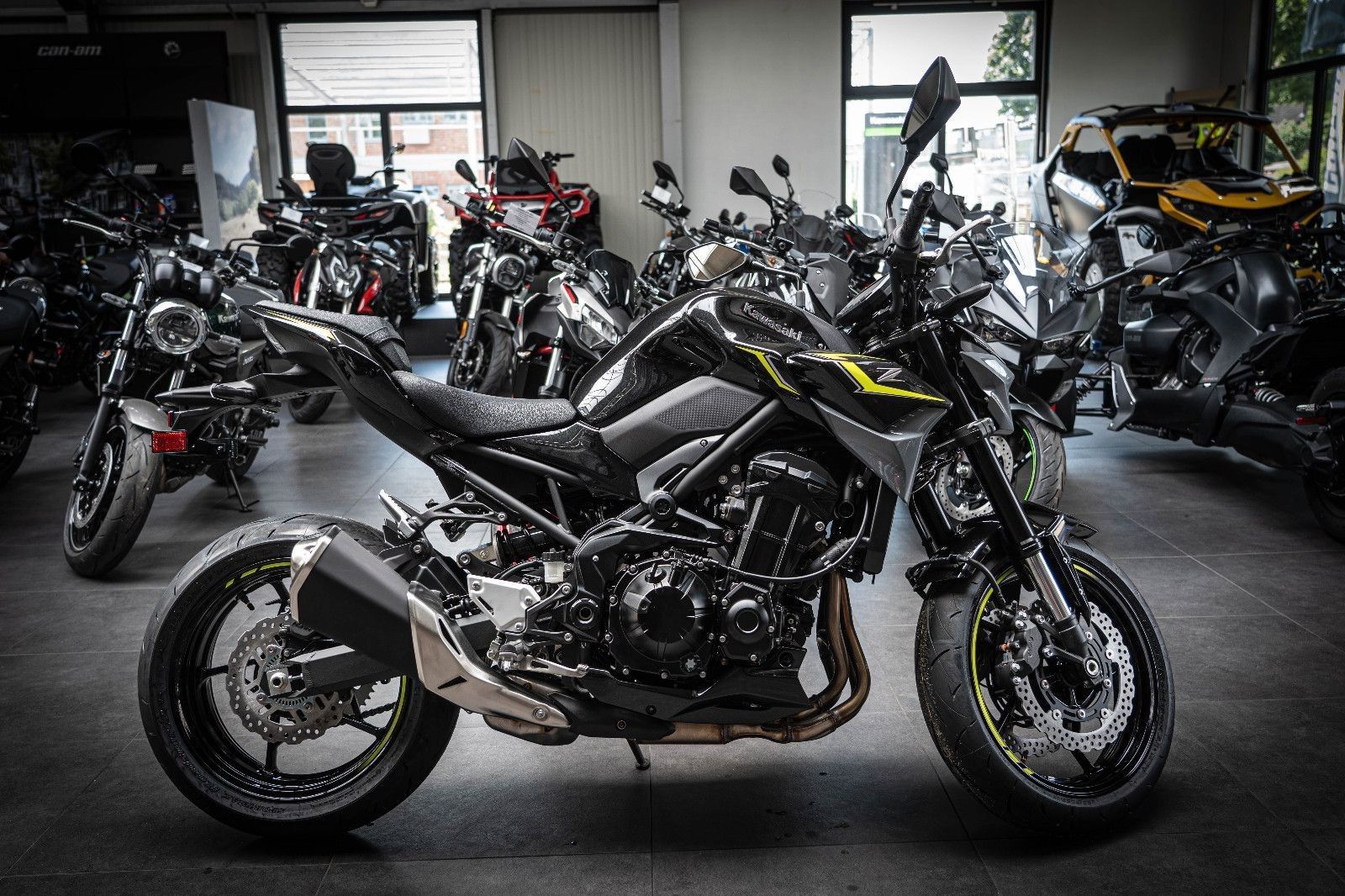 Fahrzeugabbildung Kawasaki Z900 2024 4 Jahre Garantie 70KW