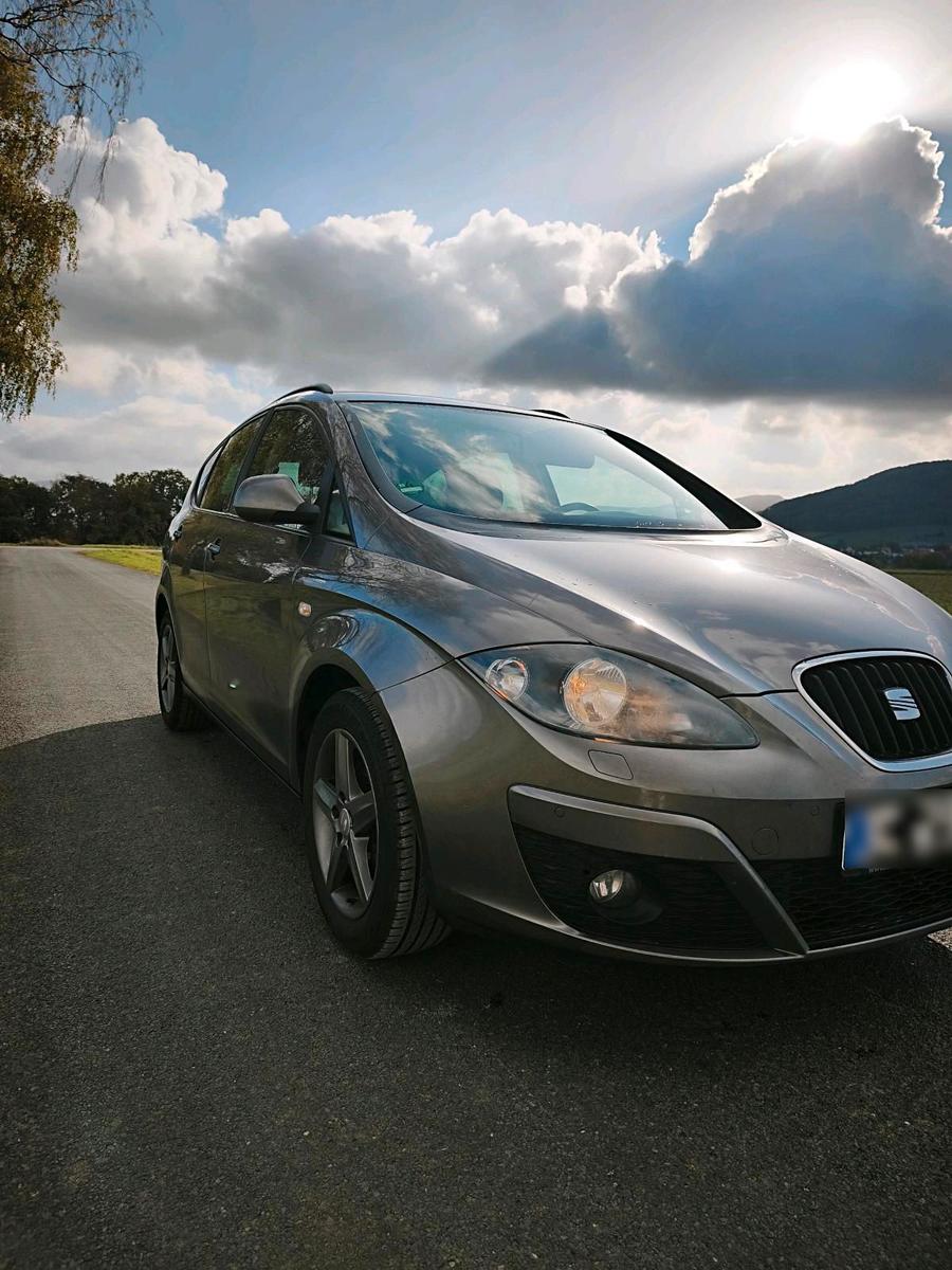 Seat Altea XL 2015 — rear view