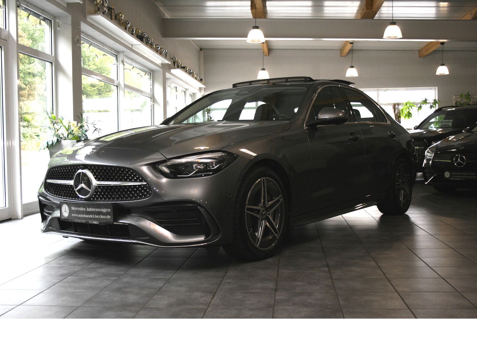 Fahrzeugabbildung Mercedes-Benz C 200 d AMG Plus *Panorama-Schiebedach *Memory