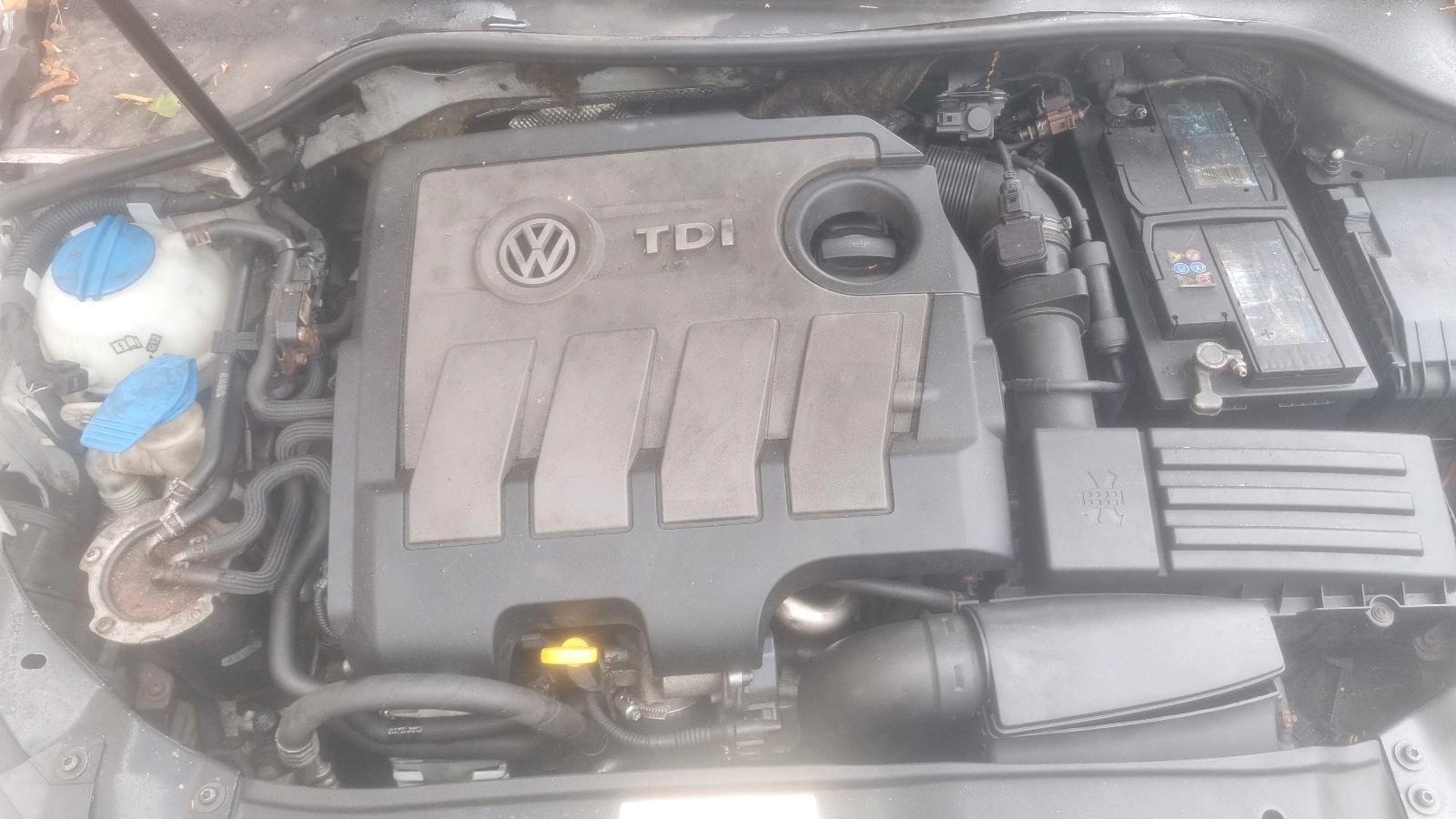 Volkswagen Golf 2009 — engine
