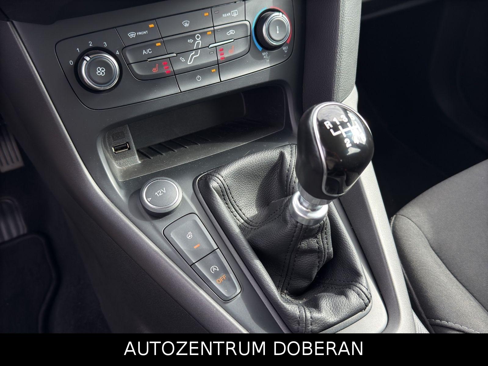 Ford Focus 2015 — photo 18