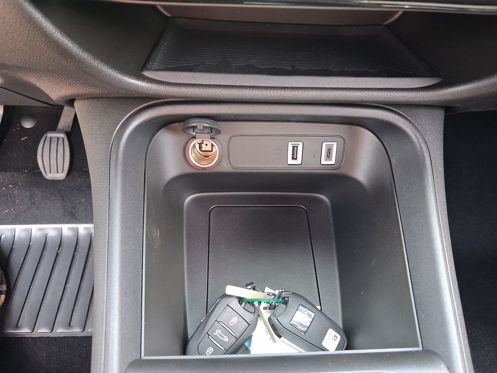 Fahrzeugabbildung Fiat 500 1.0 Hybrid FireFly 48 kW Icon