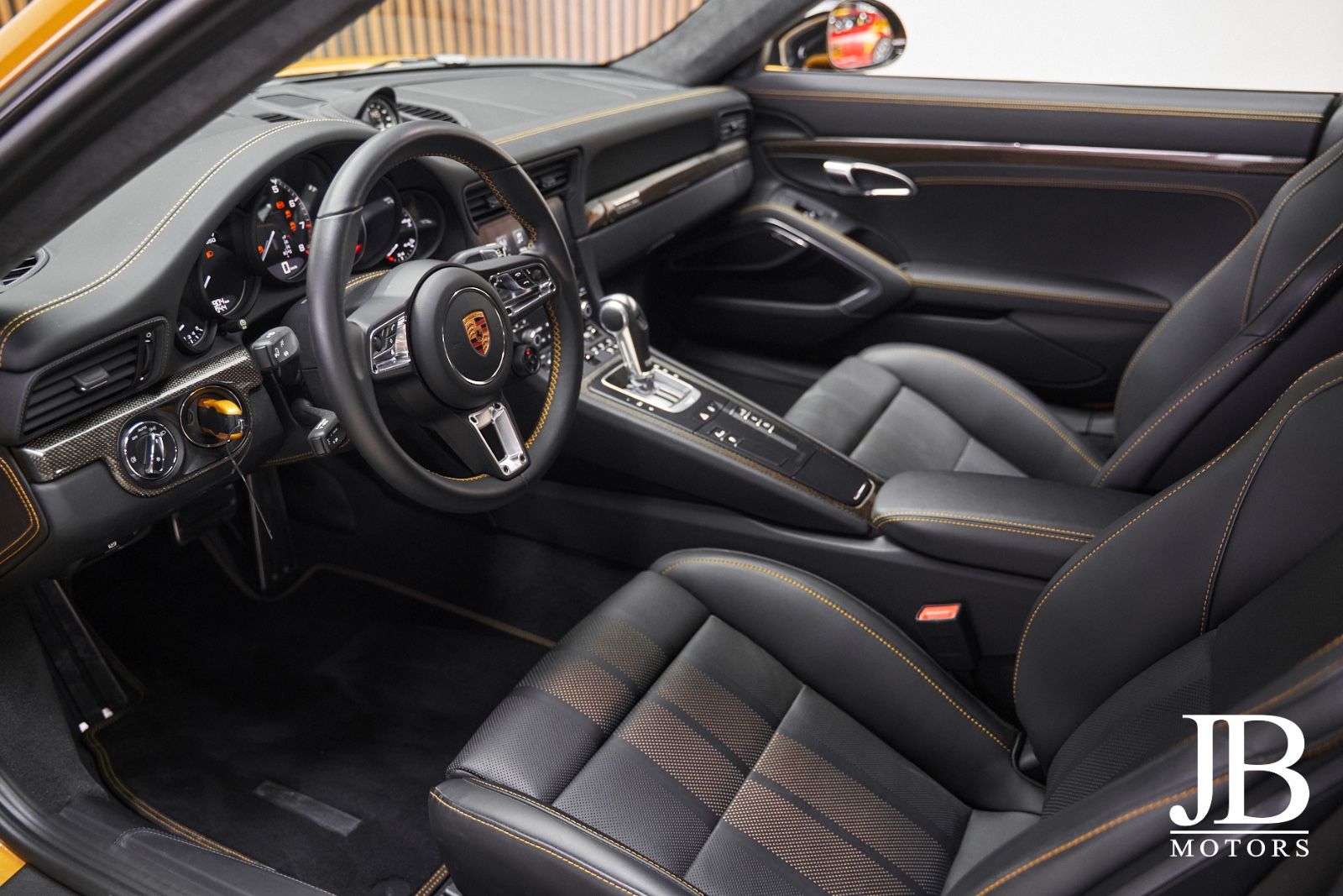 Fahrzeugabbildung Porsche 911 Turbo S Exclusive Series Burmester Lift