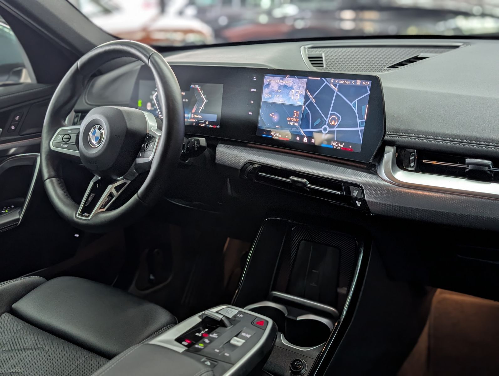 Fahrzeugabbildung BMW X1 18 d sDrive M Sport SHADOW AHK PANO KAM LEDER