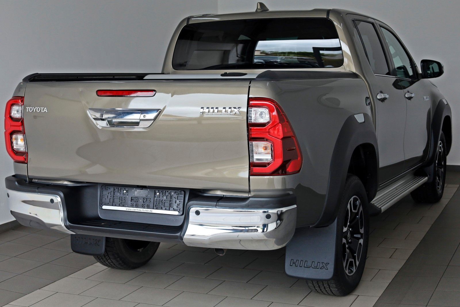 Fahrzeugabbildung Toyota Hilux 2.8 D-4D Executive, CarPlay, Kamera, Rollo