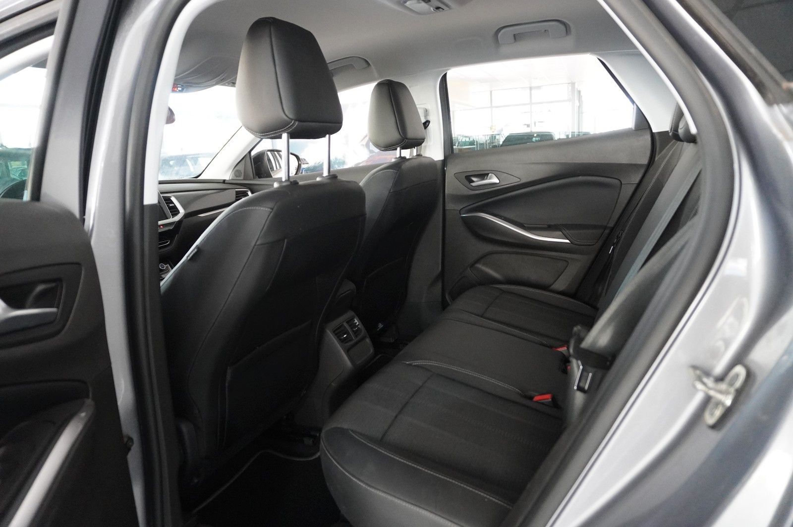Fahrzeugabbildung Opel Grandland (X) 1.2T GS SPORT NAVI/LED/VIRT./DAB+