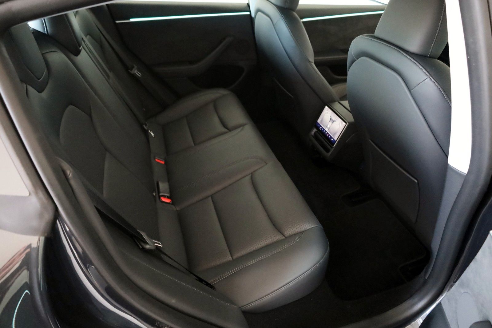Fahrzeugabbildung Tesla Model 3 Long Range Dual AWD,Navi,Kamera,Panorama