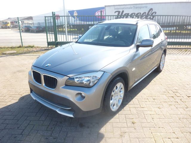 BMW X1 Baureihe X1 18 d Panorama Leder Top Zustand