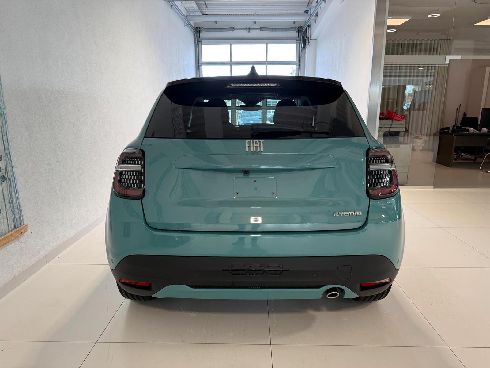 Fiat 600 La Prima Hybrid 1.2 T3 81 kW (110 PS) DCT...