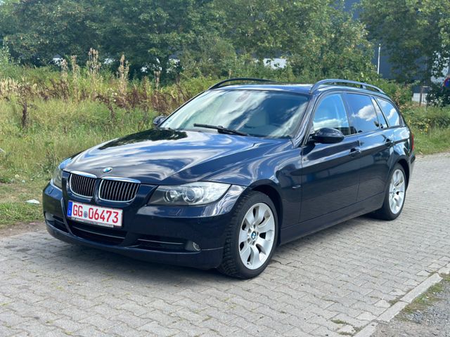 BMW 330 Baureihe 3 Touring 330i xDrive*AUTOMATIK