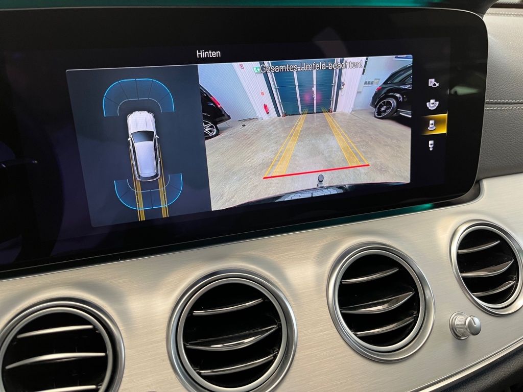 Fahrzeugabbildung Mercedes-Benz E 400 dT 4M AMG AHK Totwi. LED SHZ Sport Ambie.