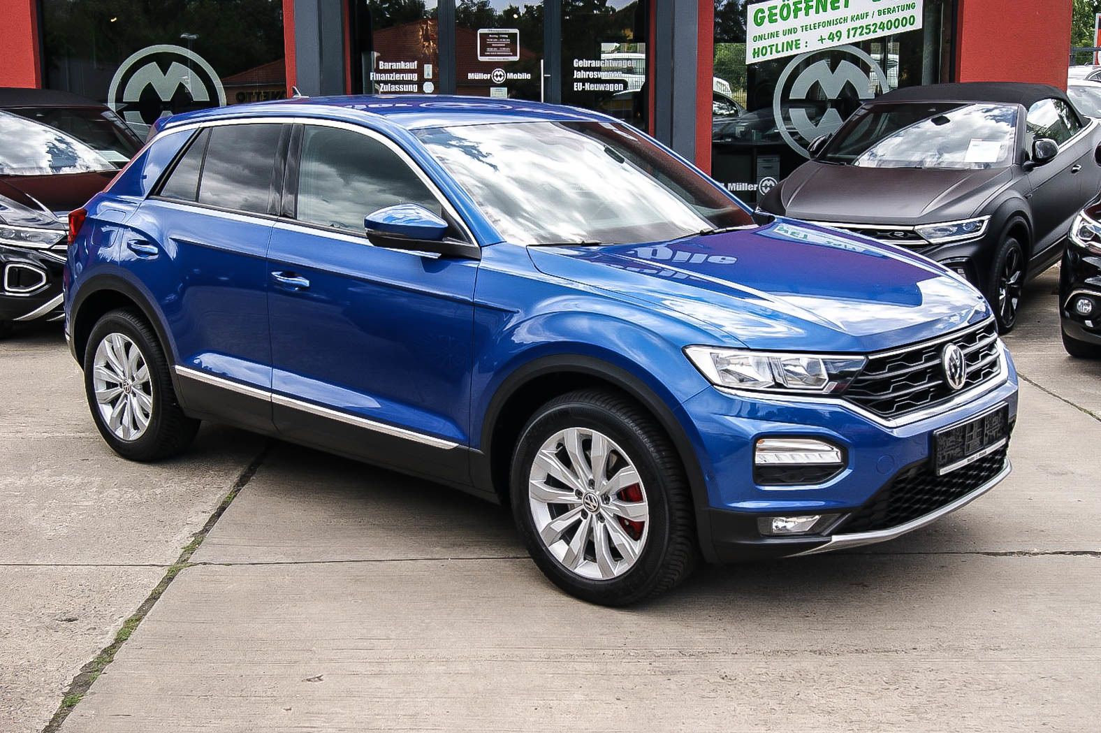 Fahrzeugabbildung Volkswagen T-Roc 20 TDI DSG Sport NAVIGATION SPORT VIRTUAL
