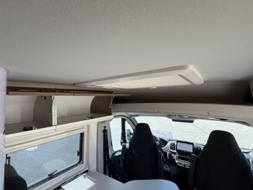 Westfalia Columbus 600 E 140 PS SOLAR LED Markise ACC