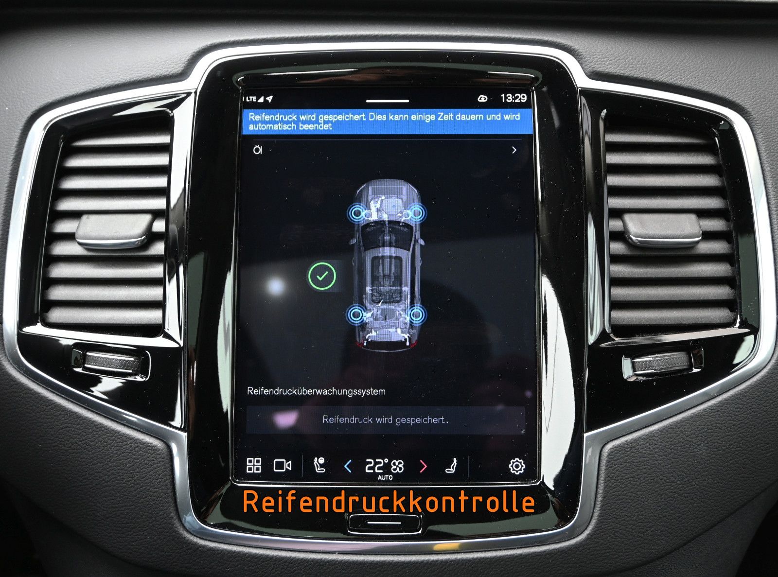 Fahrzeugabbildung Volvo XC90 T8 AWD T8 Recharge Ultimate Dark °104.670€°