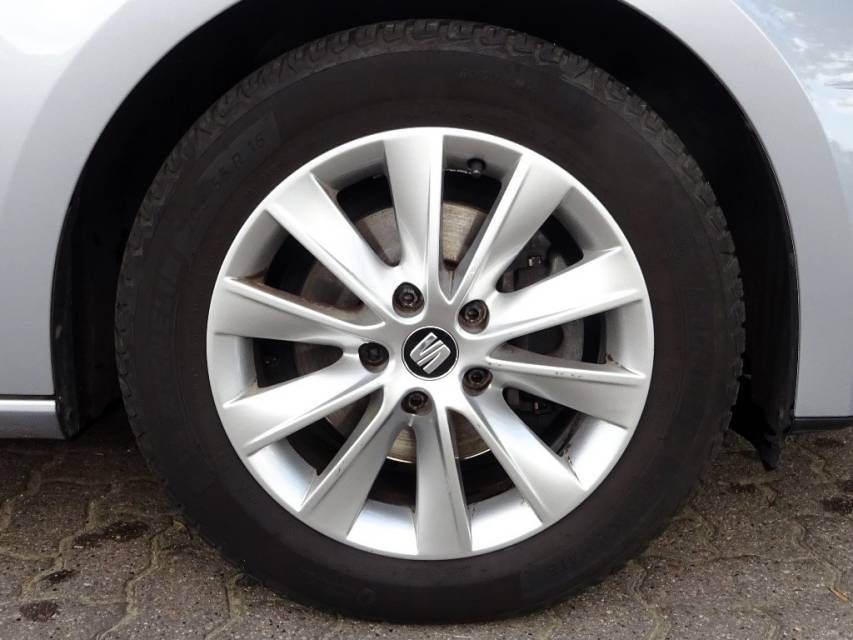 Fahrzeugabbildung SEAT Leon ST 1.6 TDI Style Navi  ALW-Reifen