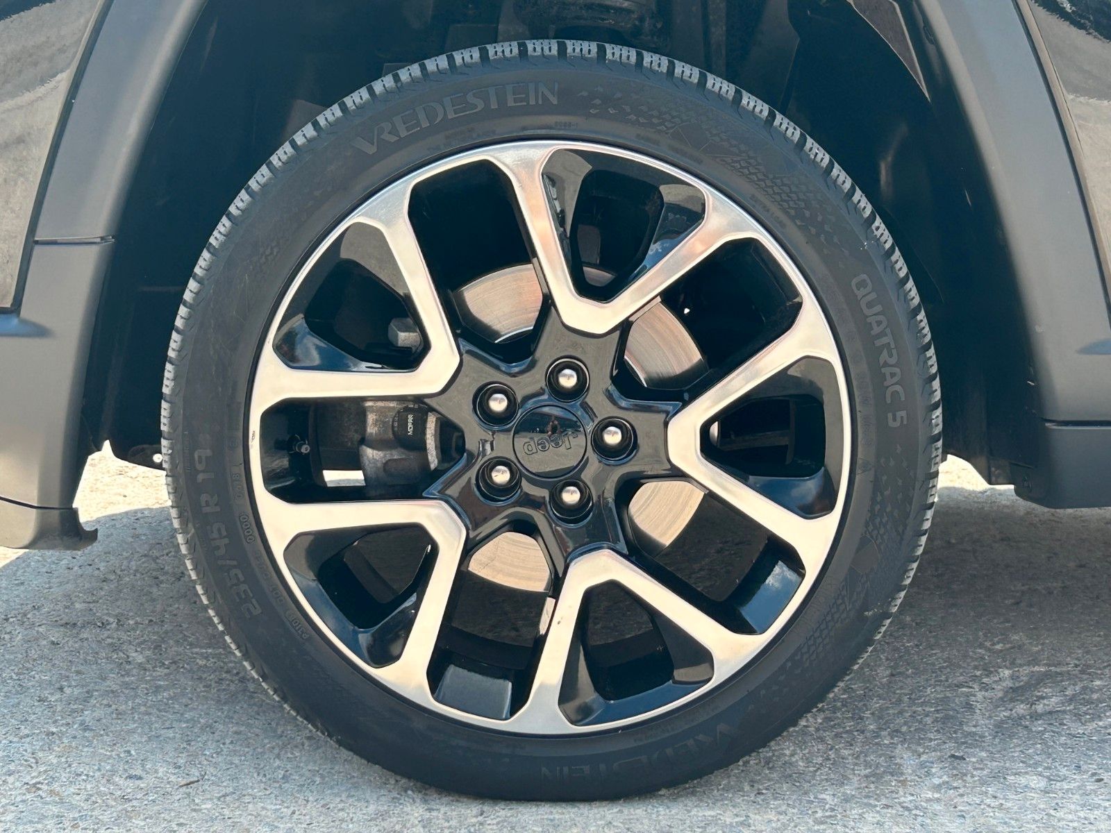 Fahrzeugabbildung Jeep Compass 1.4 Limited 4x4 Automatic Kamera beats