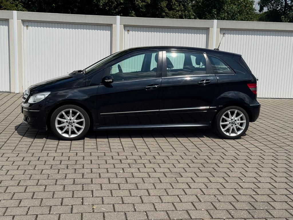 Mercedes-Benz B 200