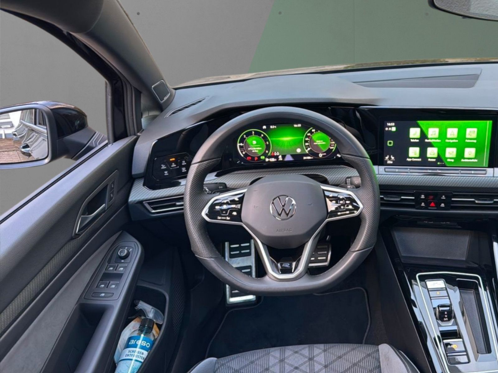 Fahrzeugabbildung Volkswagen Golf 2.0 TDI R-Line 150 PS/ PANO/ ACC/ HARMAN