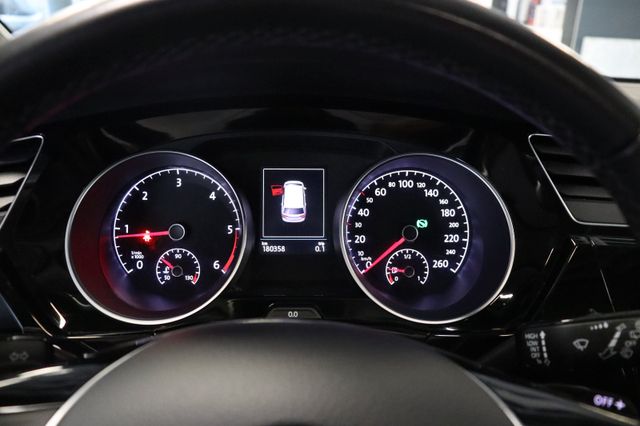Fahrzeugabbildung Volkswagen Touran Comfortline BMT/Start-Stopp|PANO|LED|ACC|