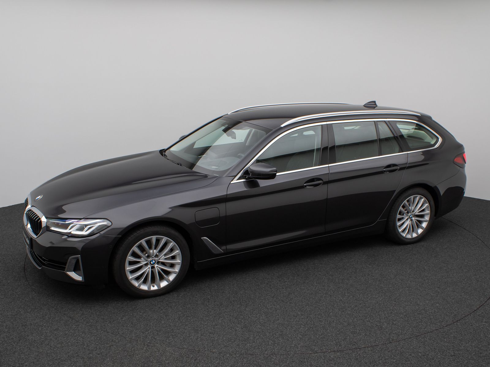Fahrzeugabbildung BMW 530e  Luxury Line Kamera Laser HUD HiFi Komfort