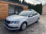 Skoda Octavia Lim. Ambition*1.6 TDI*KLIMA*TEMPOMAT* - Skoda Octavia mit Diesel-Antrieb: Limousine, 1.6