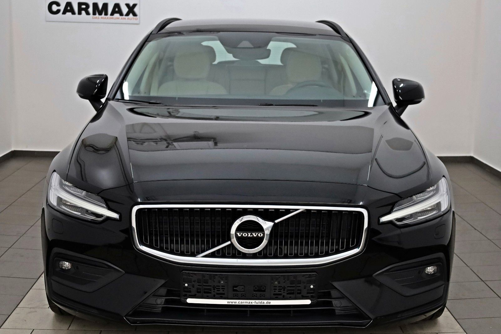 Fahrzeugabbildung Volvo V60 B4 D, Momentum Pro,Leder,Navi,SH,Kamera,ACC