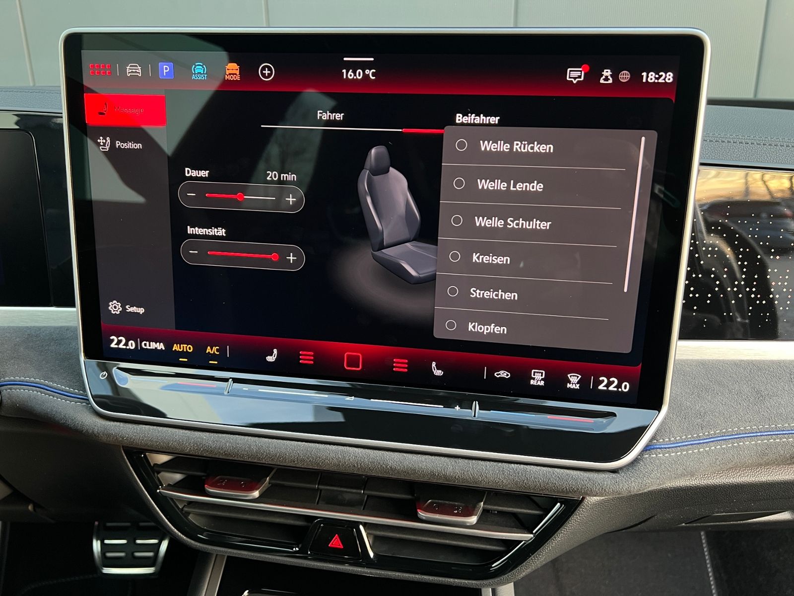 Fahrzeugabbildung Volkswagen Passat Variant R-Line 2.0 TDI DSG 4MOTION *AHK,