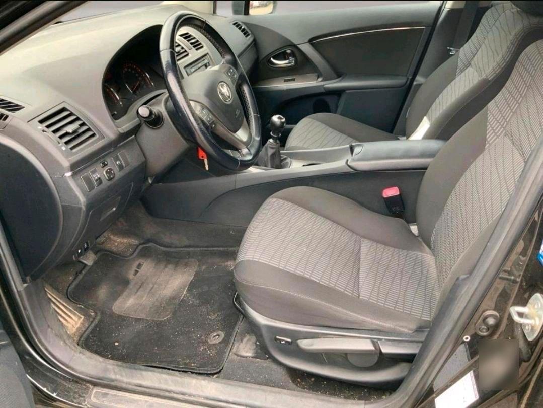 Toyota Avensis 2012 — photo 12