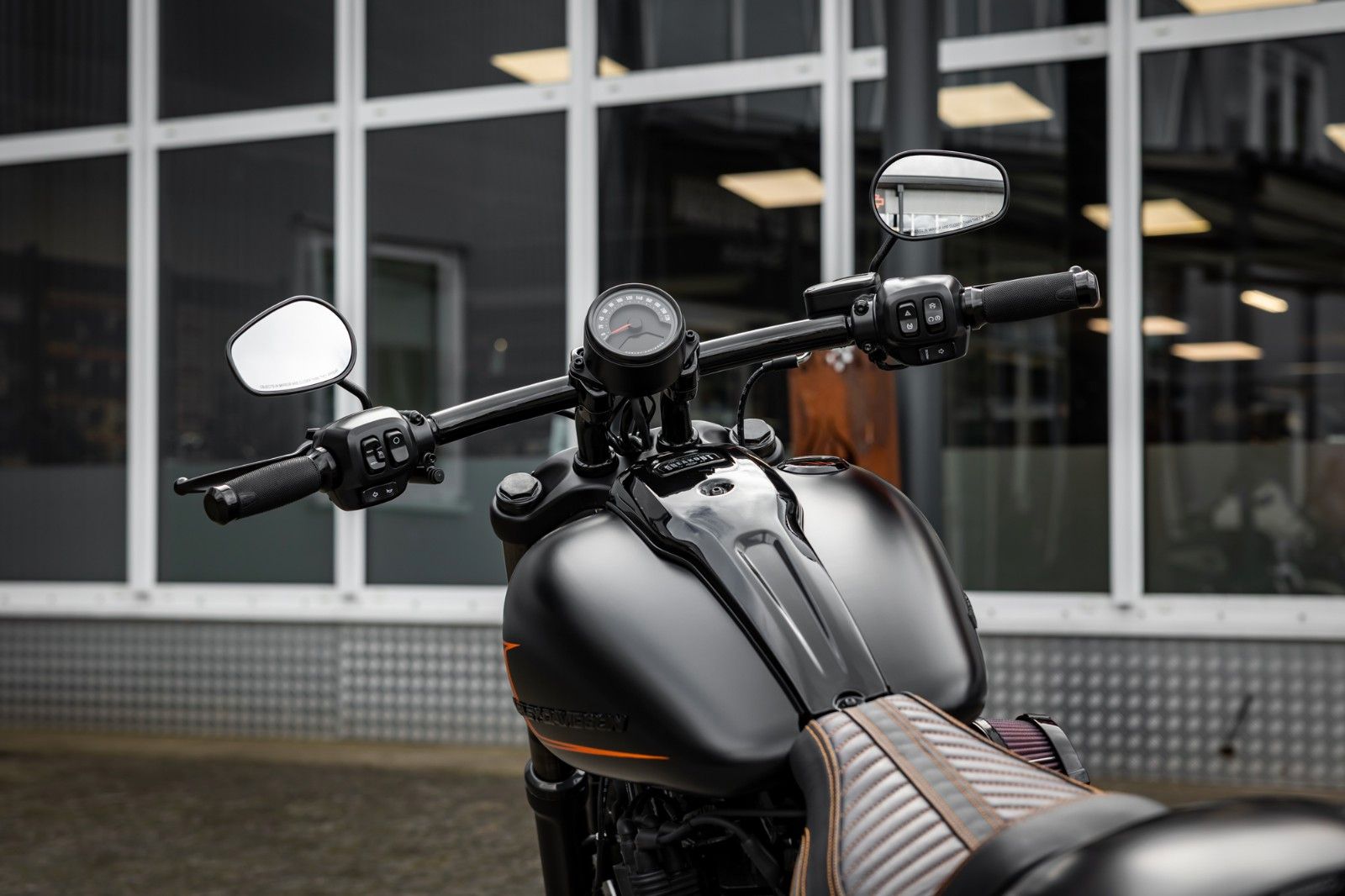 Fahrzeugabbildung Harley-Davidson Breakout DARKSIDE FXBR 117 MY25 -H-D Kiel Custom