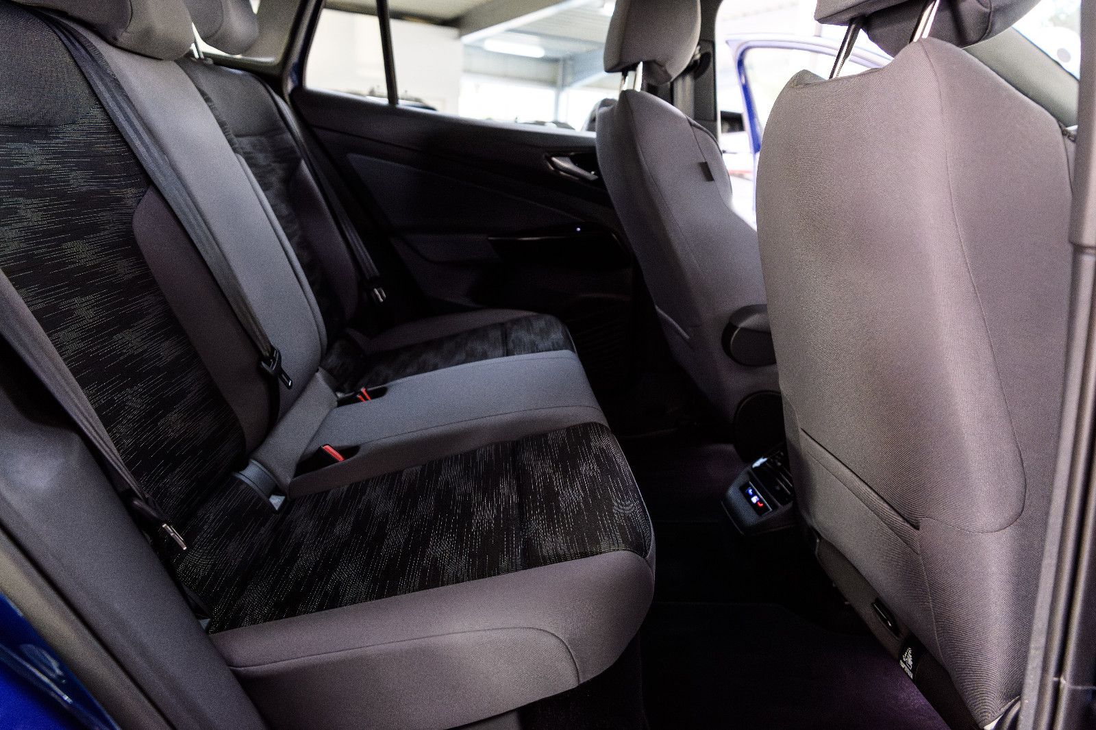 Fahrzeugabbildung Volkswagen ID.4 Pro IQ-LED+360°KAM+EASY-OPEN+NAV+ACC+WÄRMEP