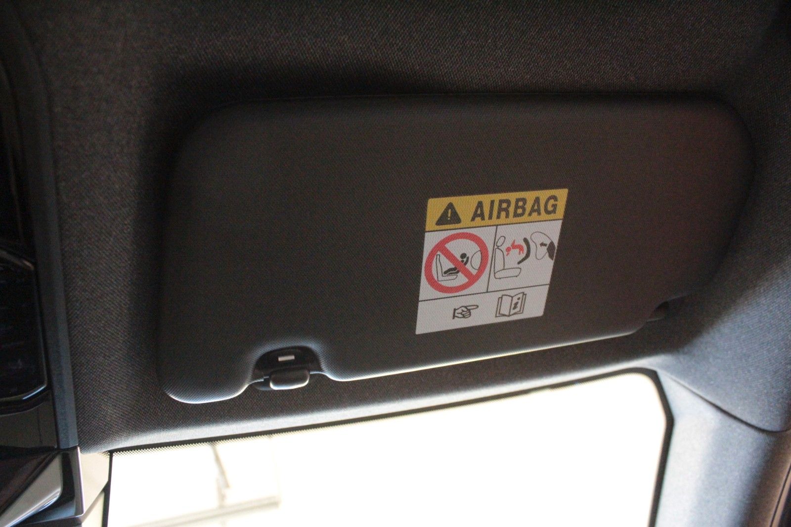 Fahrzeugabbildung Renault Espace E-Tech Full Hybrid 200 Iconic 5-Sitzer