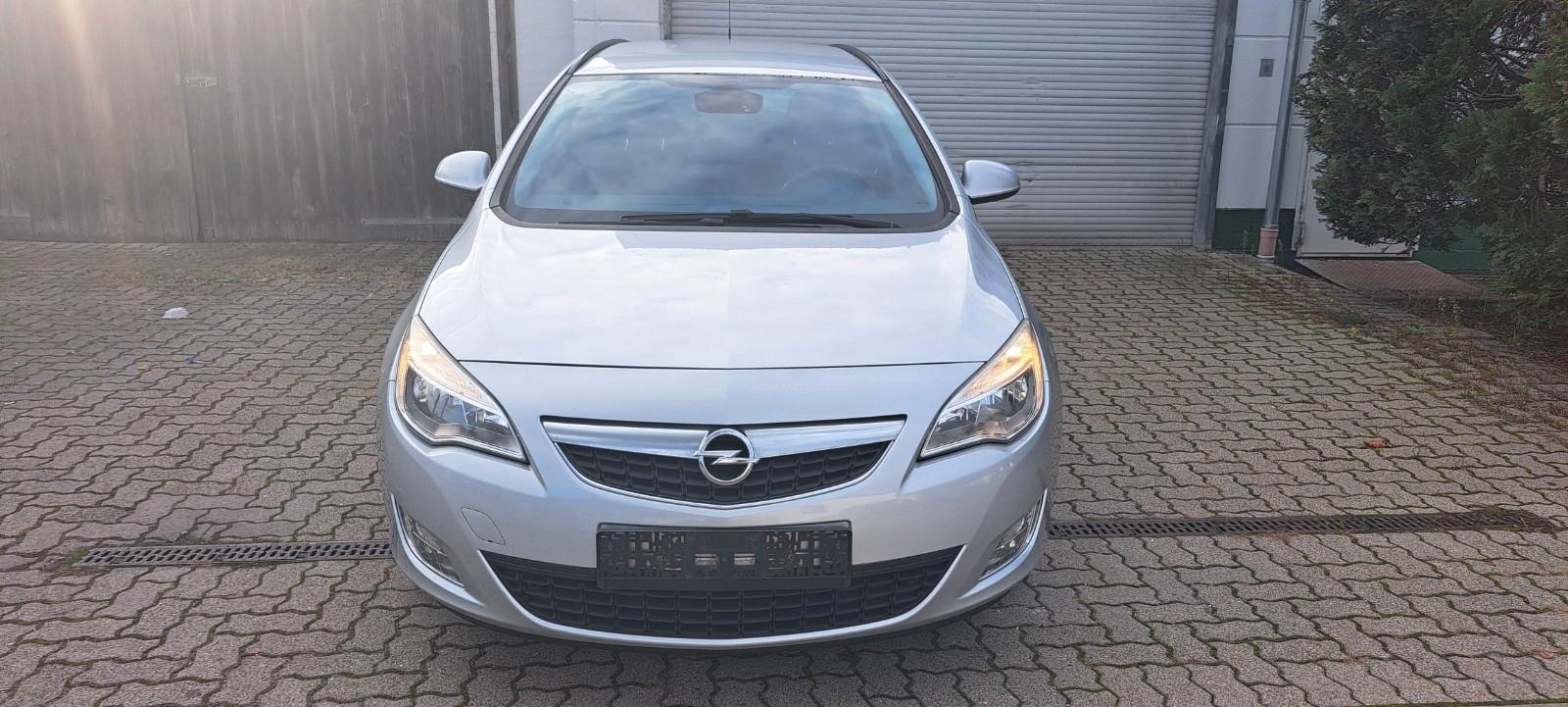 Opel Astra, 2012