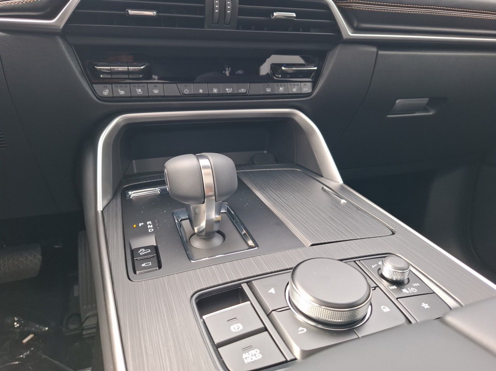 MAZDA CX-60 3.3L e-SKYACTIV D 254ps 8AT AWD Homura Plu - Image 14