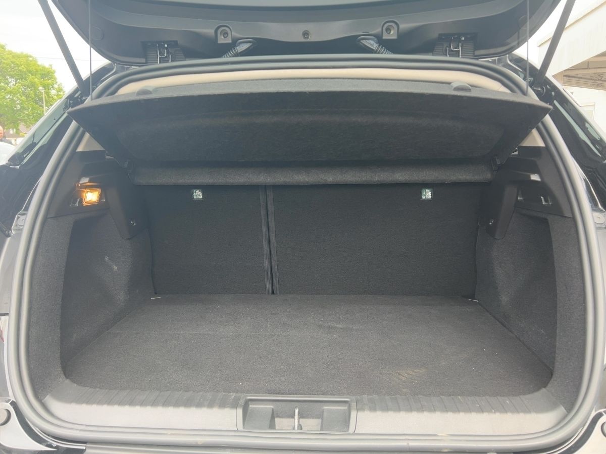 Fahrzeugabbildung Renault Captur INTENS E-TECH Plug-in 160 Navi Kamera