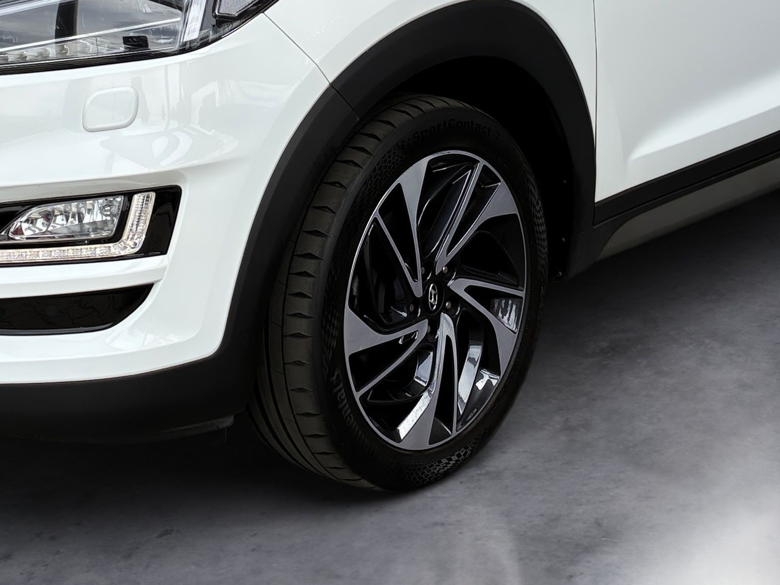 Fahrzeugabbildung Hyundai Tucson 1.6 Premium 360,KlimaA,LED,Leder,Navi,SHZ