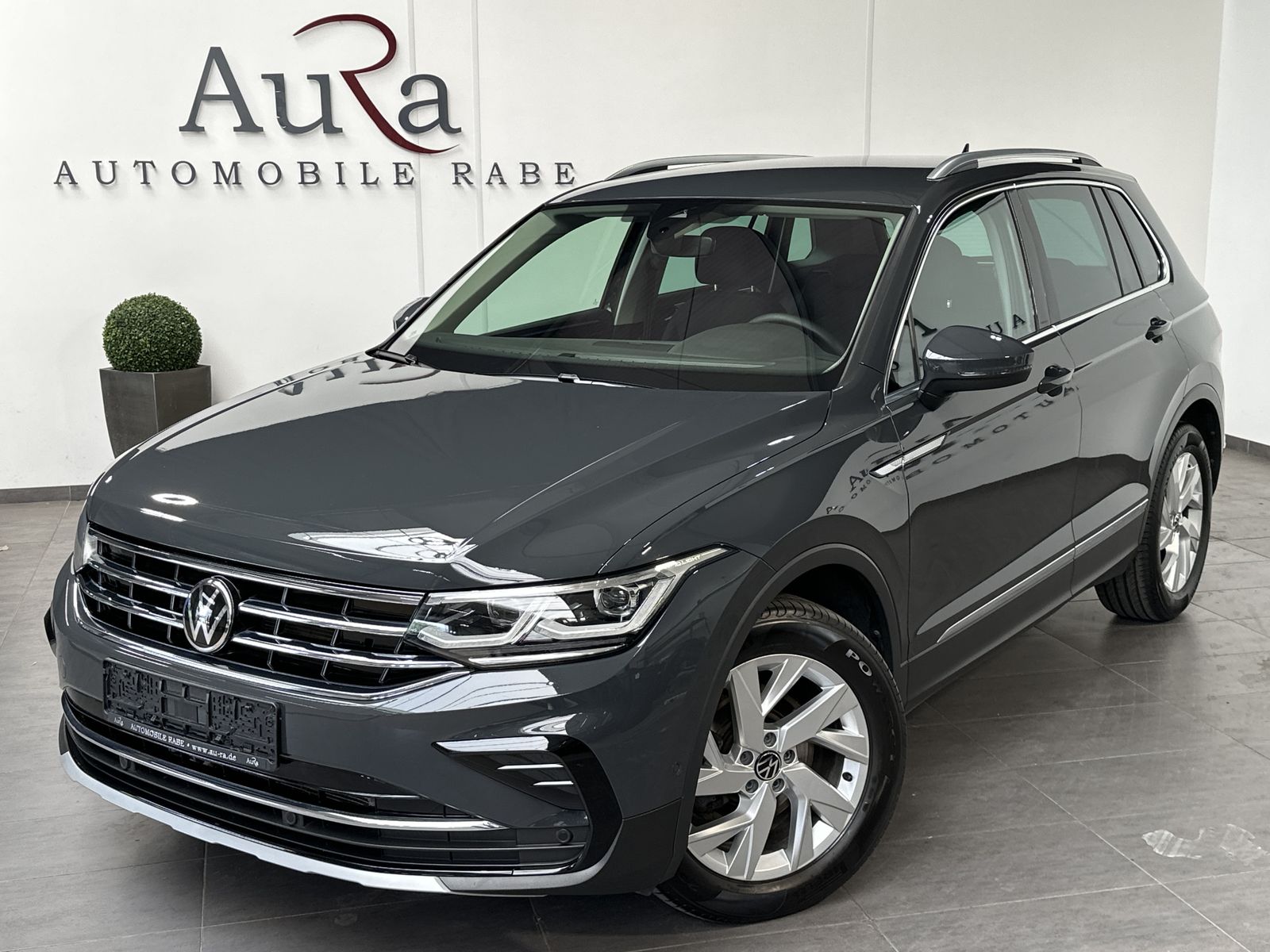 Fahrzeugabbildung Volkswagen Tiguan 2.0 TDI DSG Elegance NAV+LED+ACC+AHK+SHZ