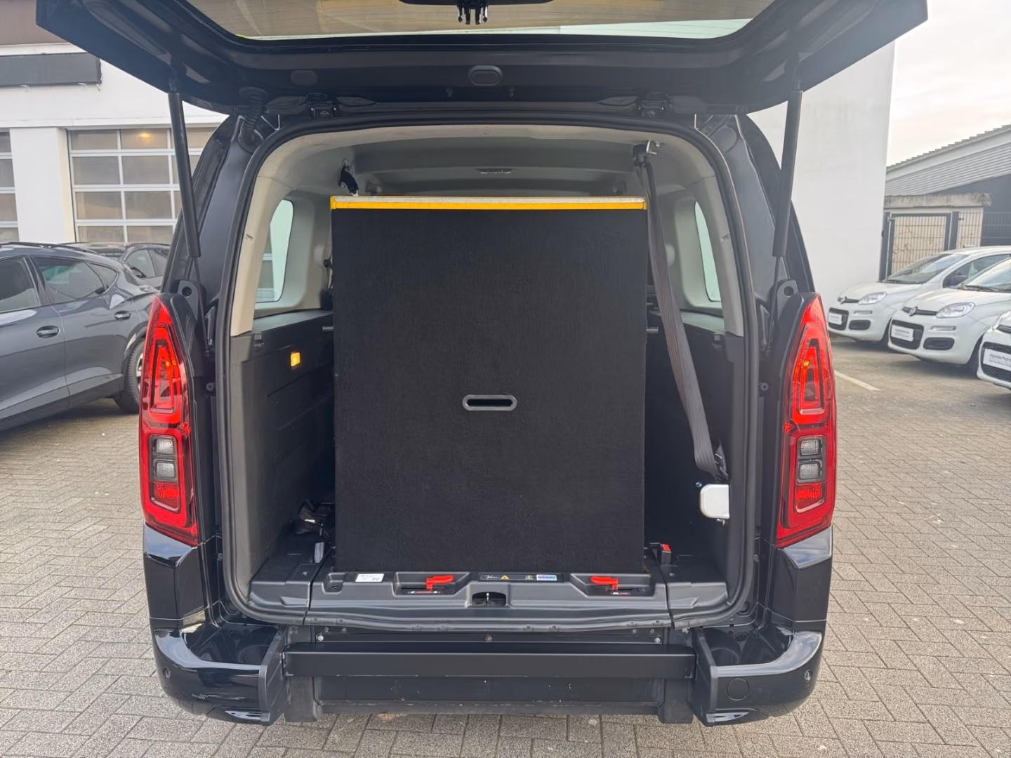 Opel Combo BEHINDERTENGERECHT!++ROLLSTUHLUMBAU!, миниатюра 16